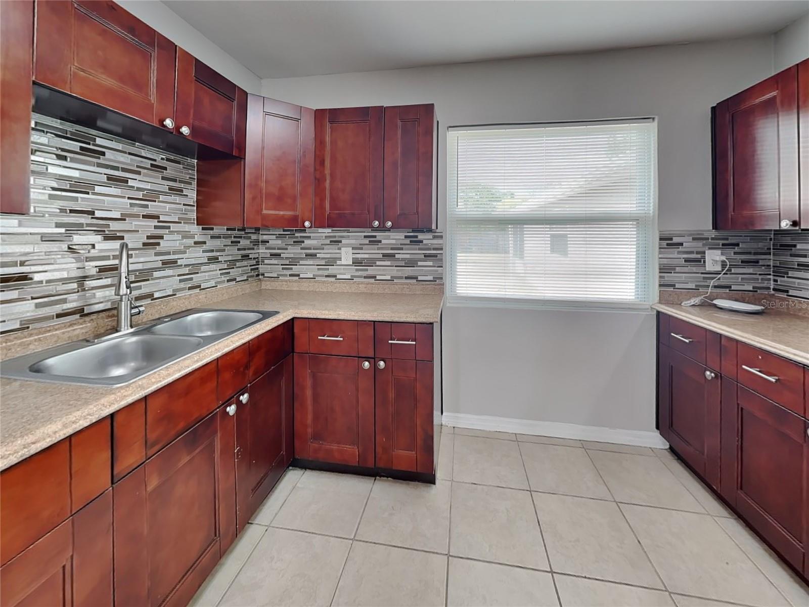 ALMIMA, TAMPA, FL, 33604