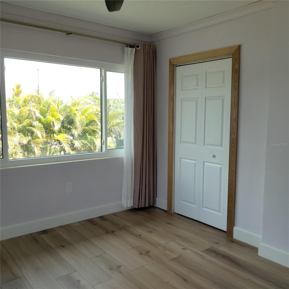 351 DAVENPORT AVE NE, ST PETERSBURG, FL, 33702