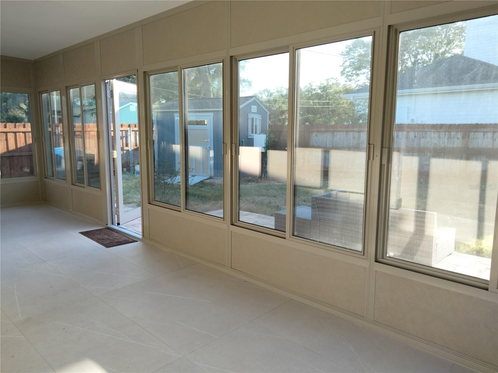 351 DAVENPORT AVE NE, ST PETERSBURG, FL, 33702