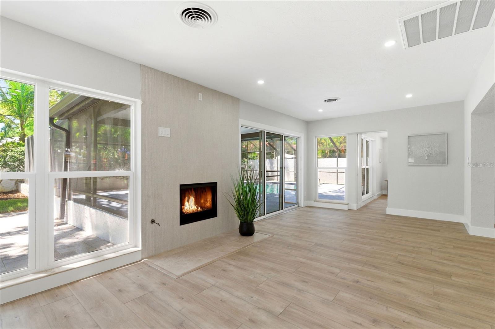 8326 40TH PL N, ST PETERSBURG, FL, 33709