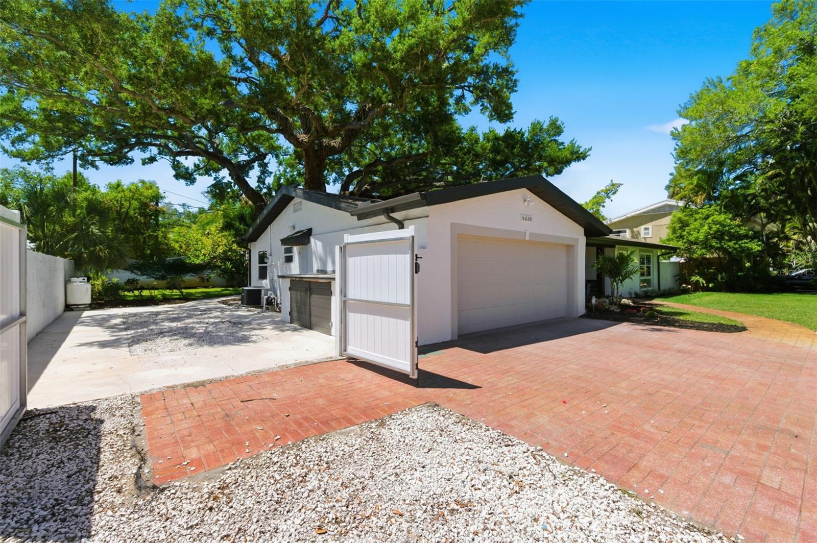 8326 40TH PL N, ST PETERSBURG, FL, 33709