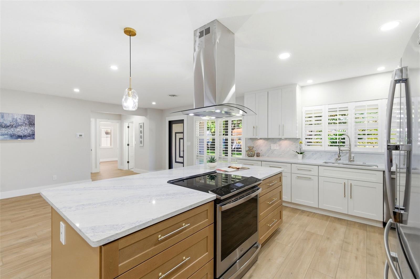 8326 40TH PL N, ST PETERSBURG, FL, 33709