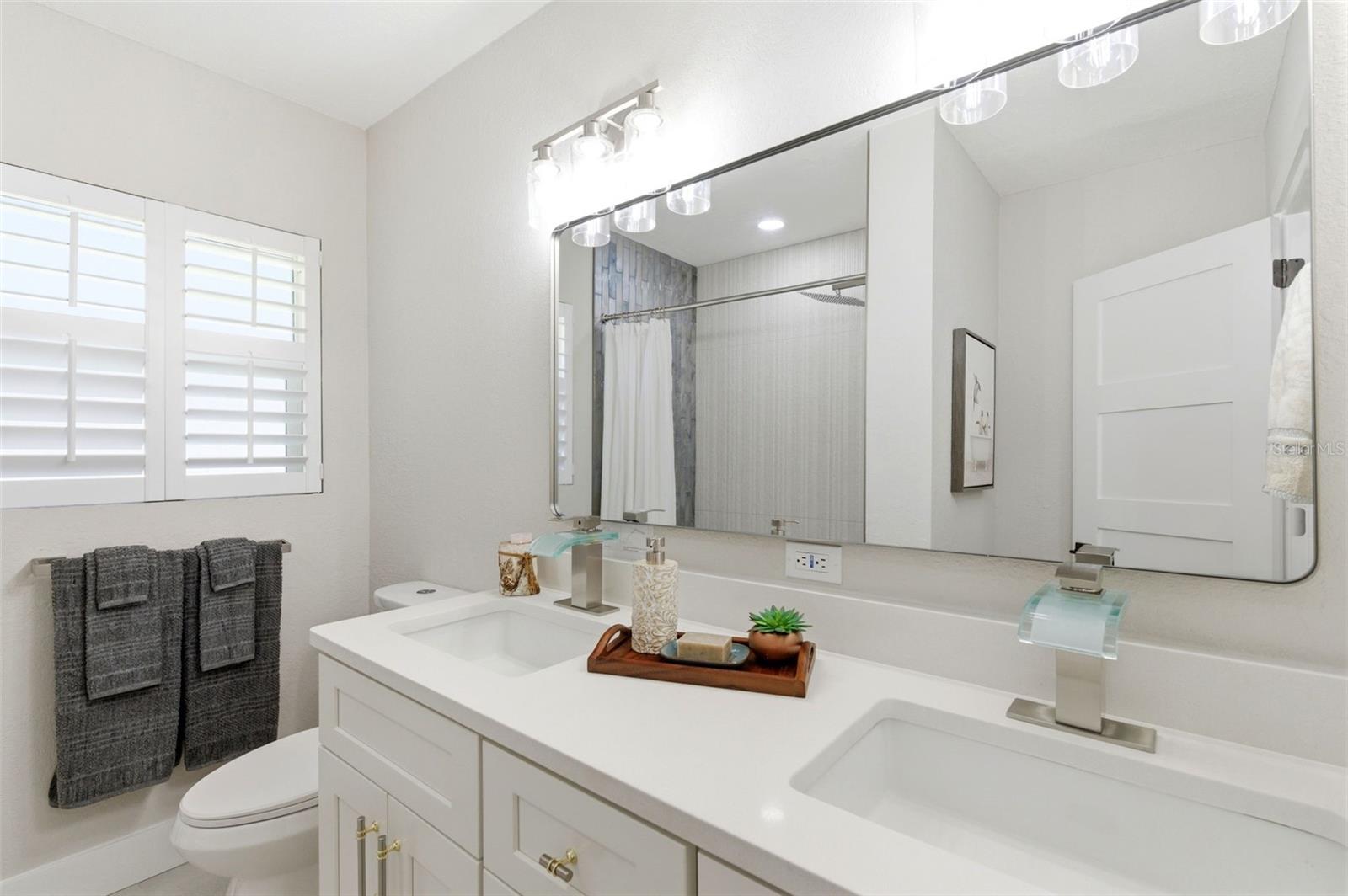 8326 40TH PL N, ST PETERSBURG, FL, 33709