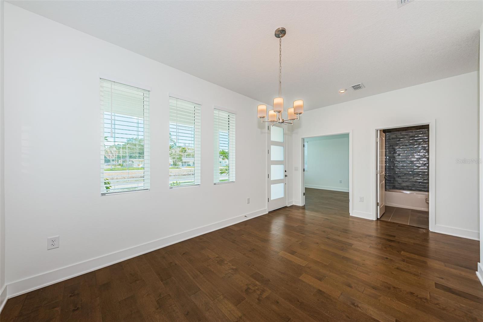 1701 25TH AVE N, ST PETERSBURG, FL, 33713