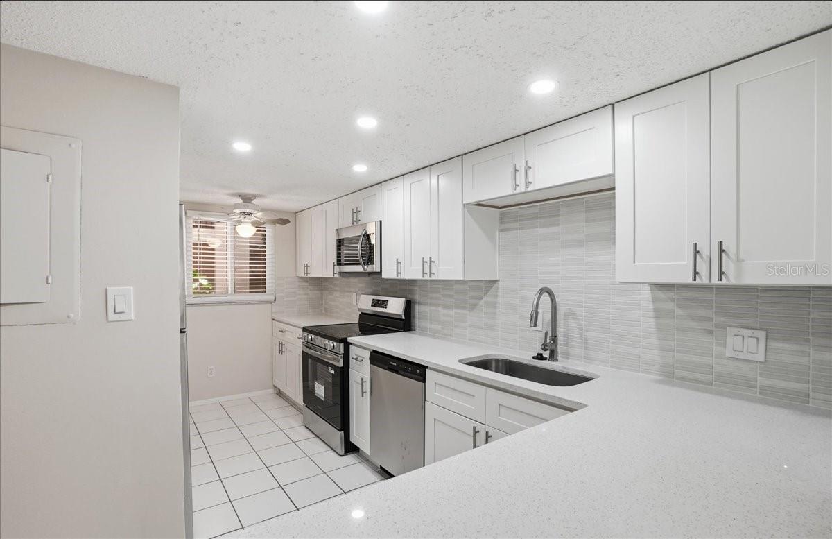 3700 S OSPREY AVE #115, SARASOTA, FL, 34239