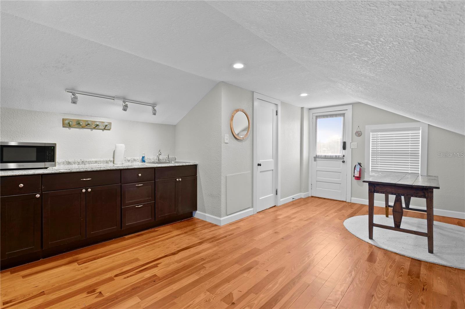 802 DARTMOOR ST N, ST PETERSBURG, FL, 33701