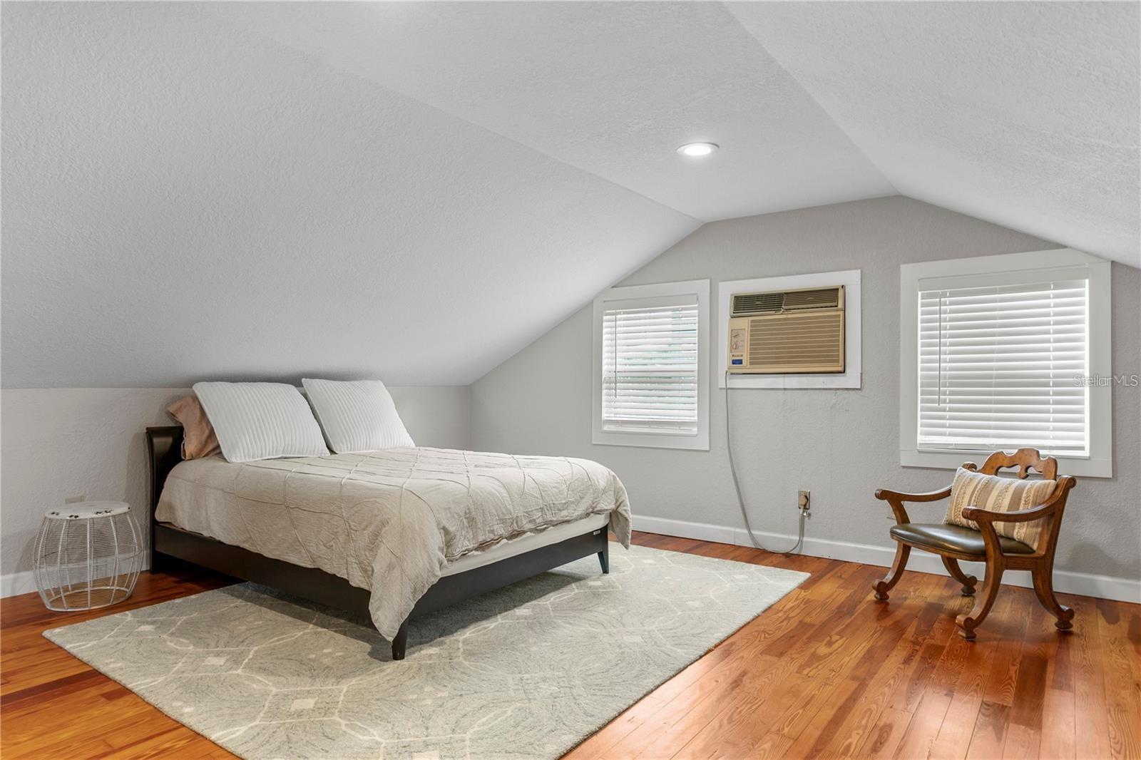 802 DARTMOOR ST N, ST PETERSBURG, FL, 33701