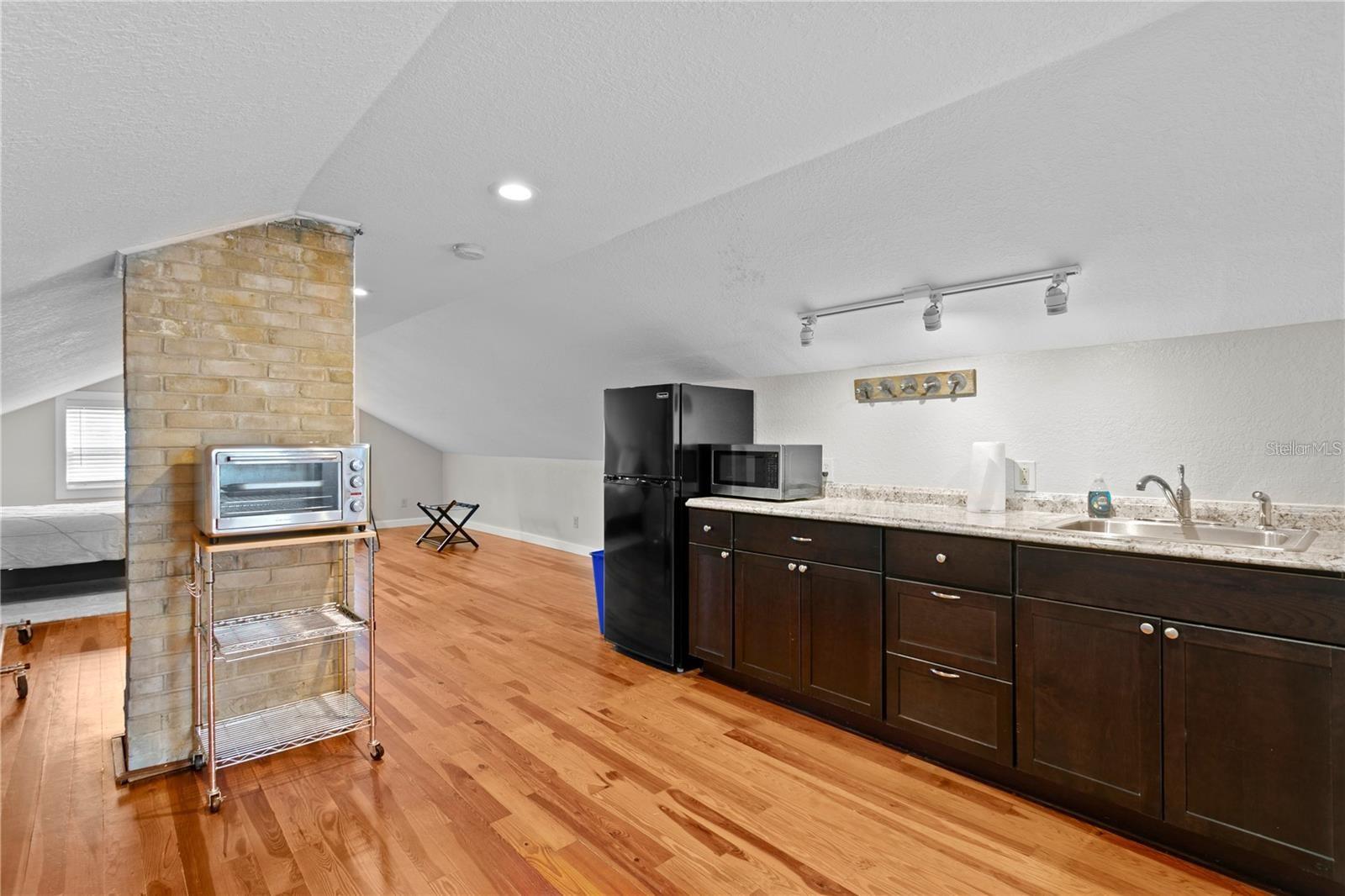 802 DARTMOOR ST N, ST PETERSBURG, FL, 33701