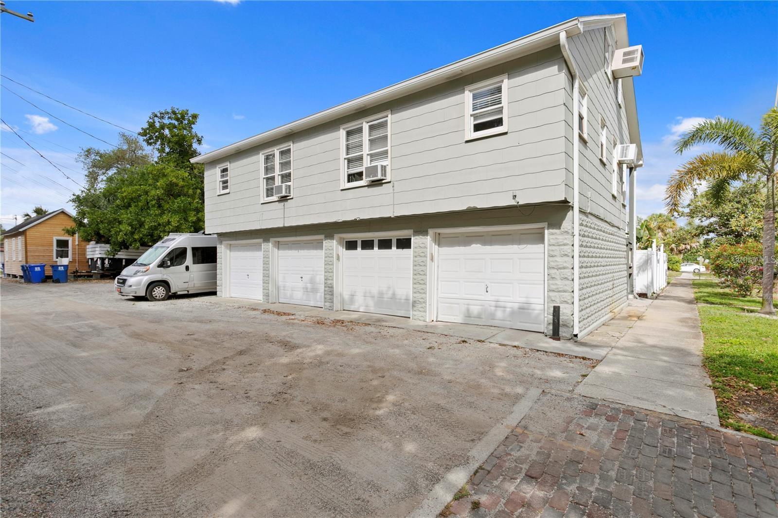 802 DARTMOOR ST N, ST PETERSBURG, FL, 33701