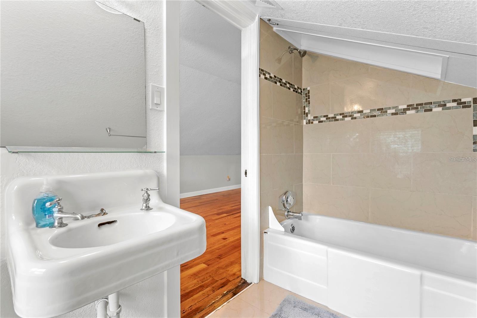 802 DARTMOOR ST N, ST PETERSBURG, FL, 33701