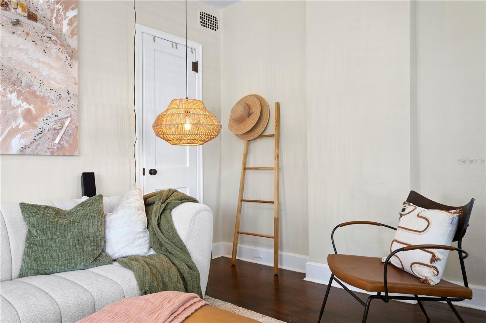 802 DARTMOOR ST N, ST PETERSBURG, FL, 33701