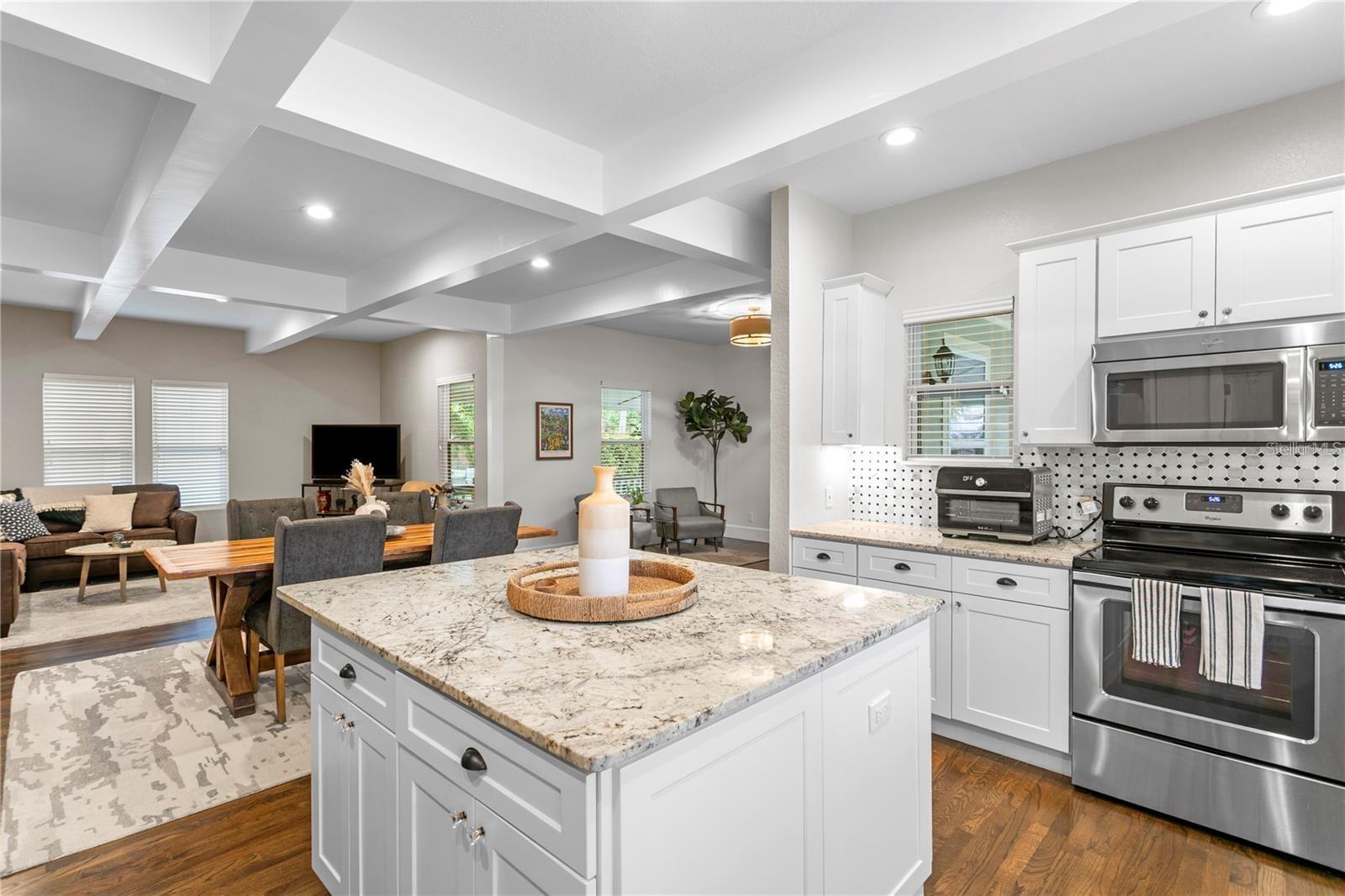 802 DARTMOOR ST N, ST PETERSBURG, FL, 33701