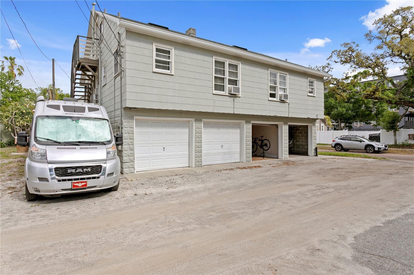 802 DARTMOOR ST N, ST PETERSBURG, FL, 33701