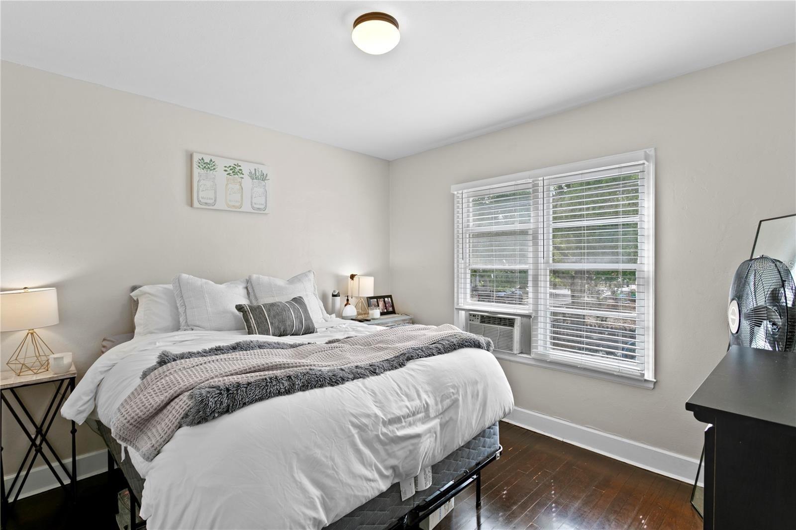 802 DARTMOOR ST N, ST PETERSBURG, FL, 33701