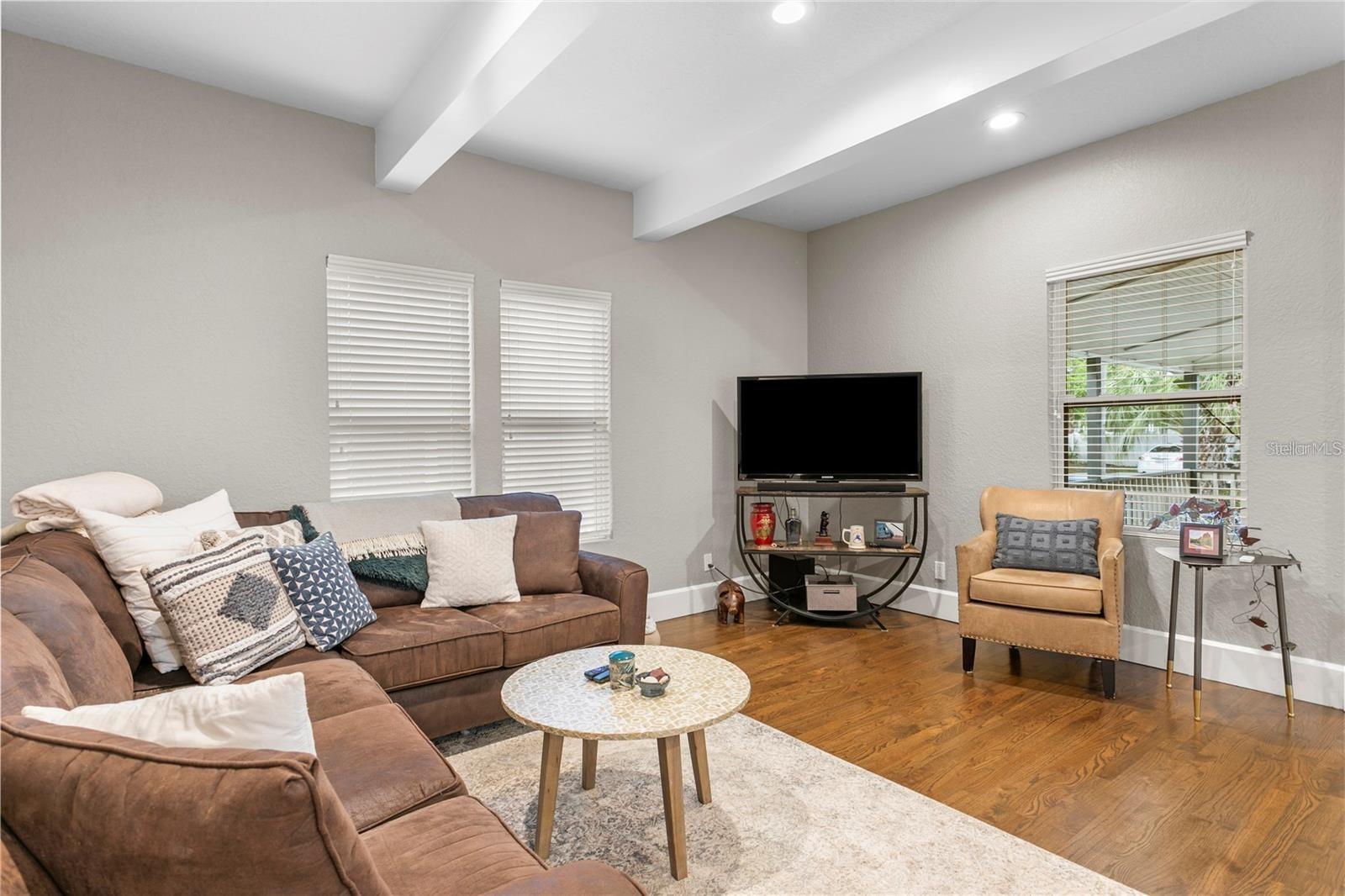 802 DARTMOOR ST N, ST PETERSBURG, FL, 33701