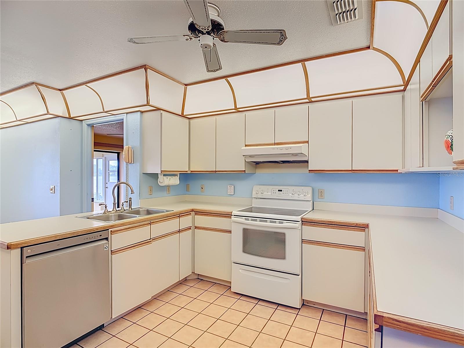 247 S LAKE PANSY DR, WINTER HAVEN, FL, 33881