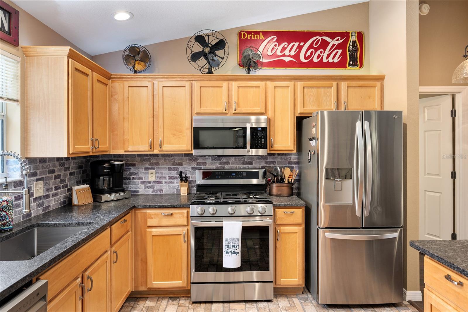 750 EDEN PL, THE VILLAGES, FL, 32162