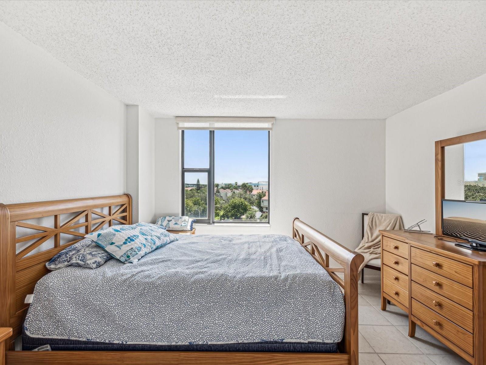 255 DOLPHIN PT #501, CLEARWATER BEACH, FL, 33767