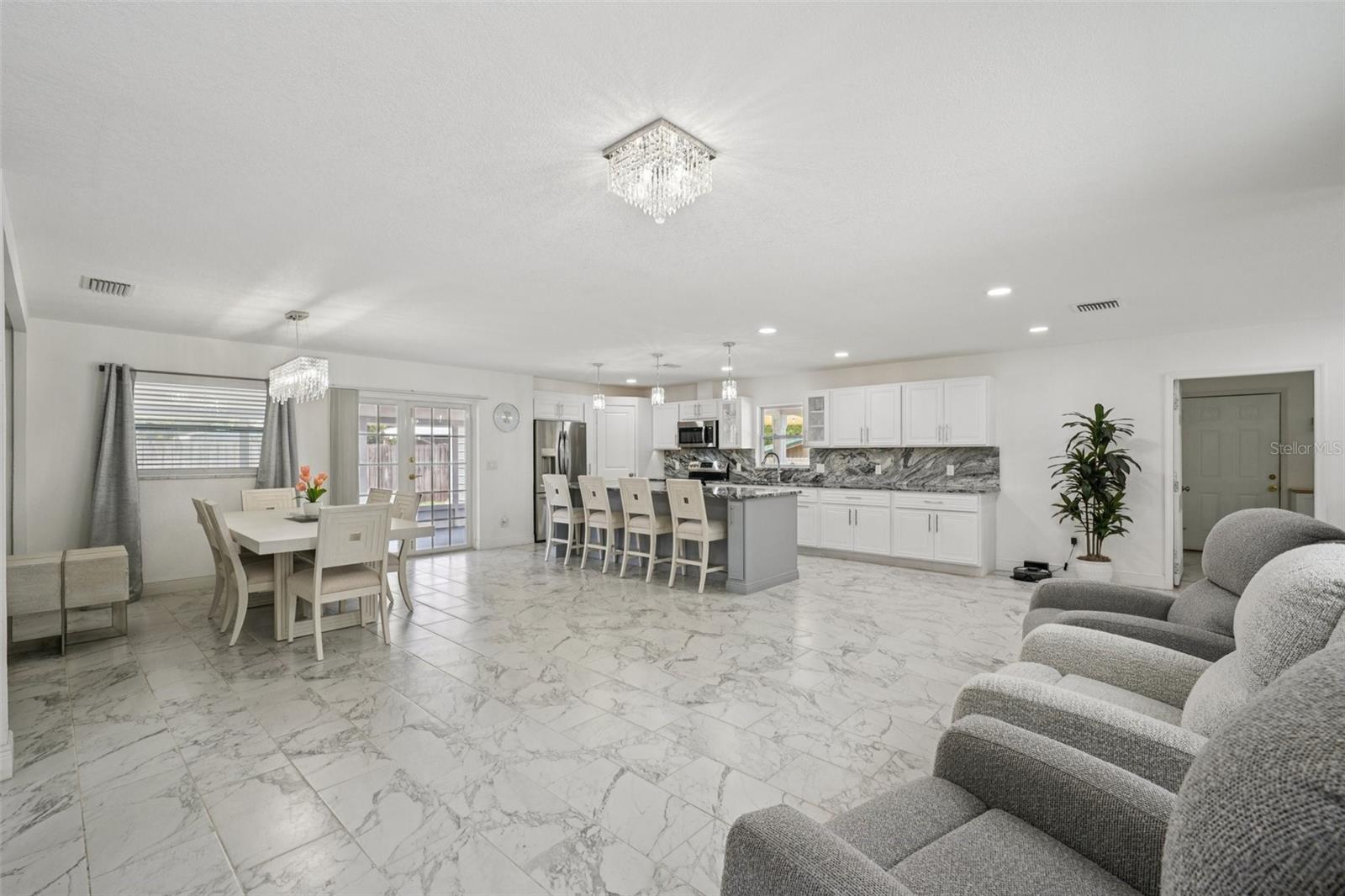 1414 SEFFNER VALRICO RD, SEFFNER, FL, 33584