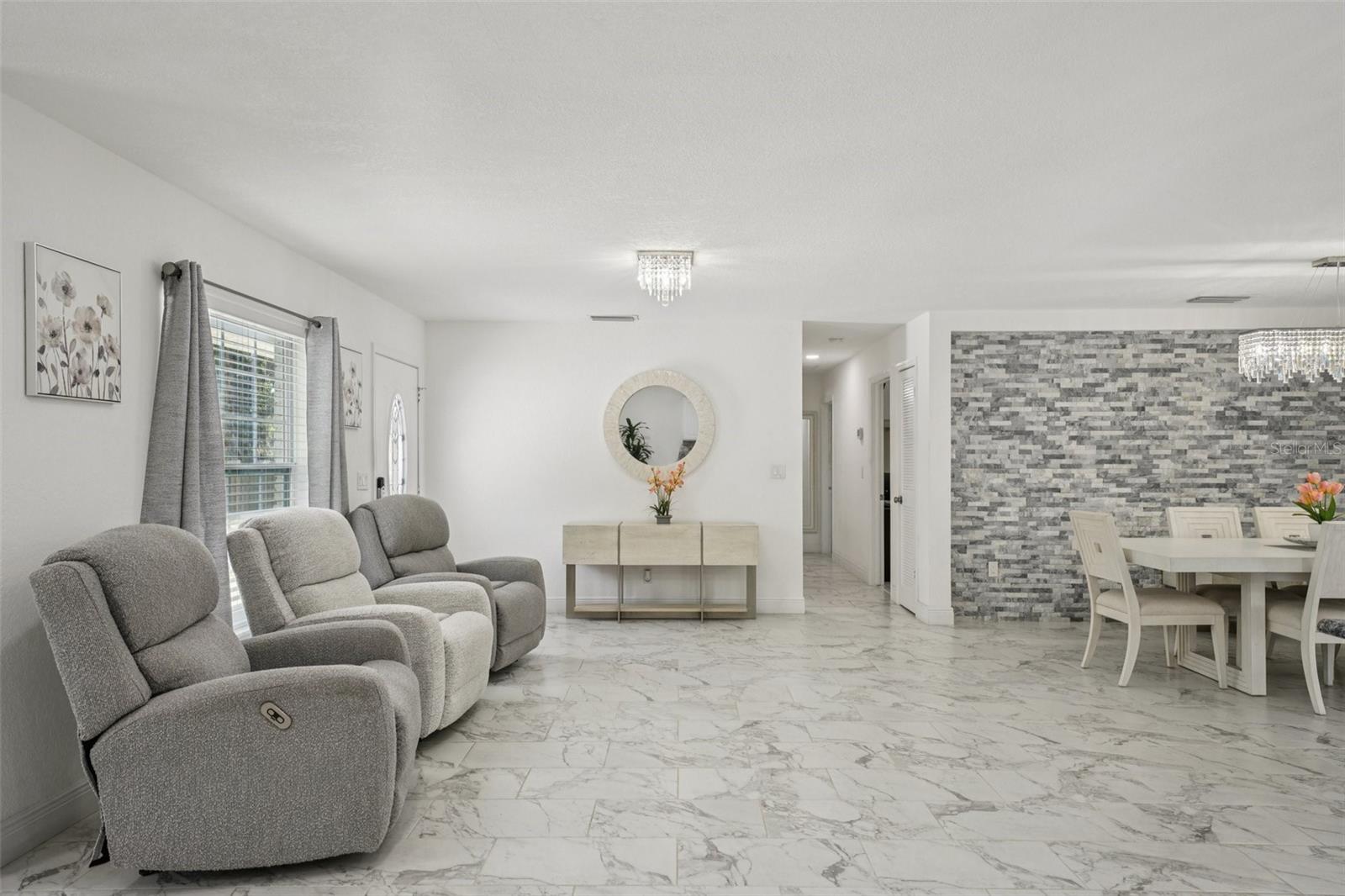 1414 SEFFNER VALRICO RD, SEFFNER, FL, 33584