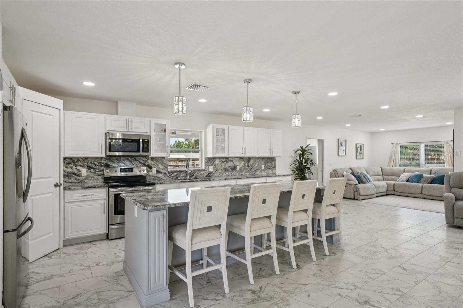 1414 SEFFNER VALRICO RD, SEFFNER, FL, 33584