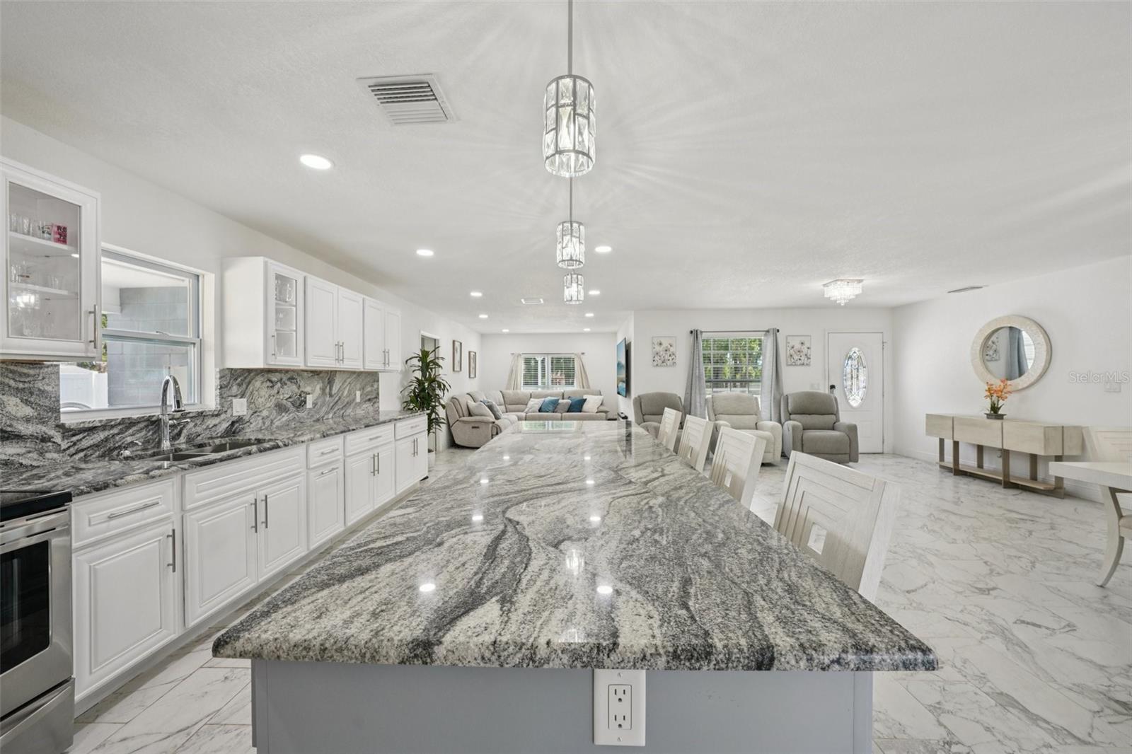 1414 SEFFNER VALRICO RD, SEFFNER, FL, 33584