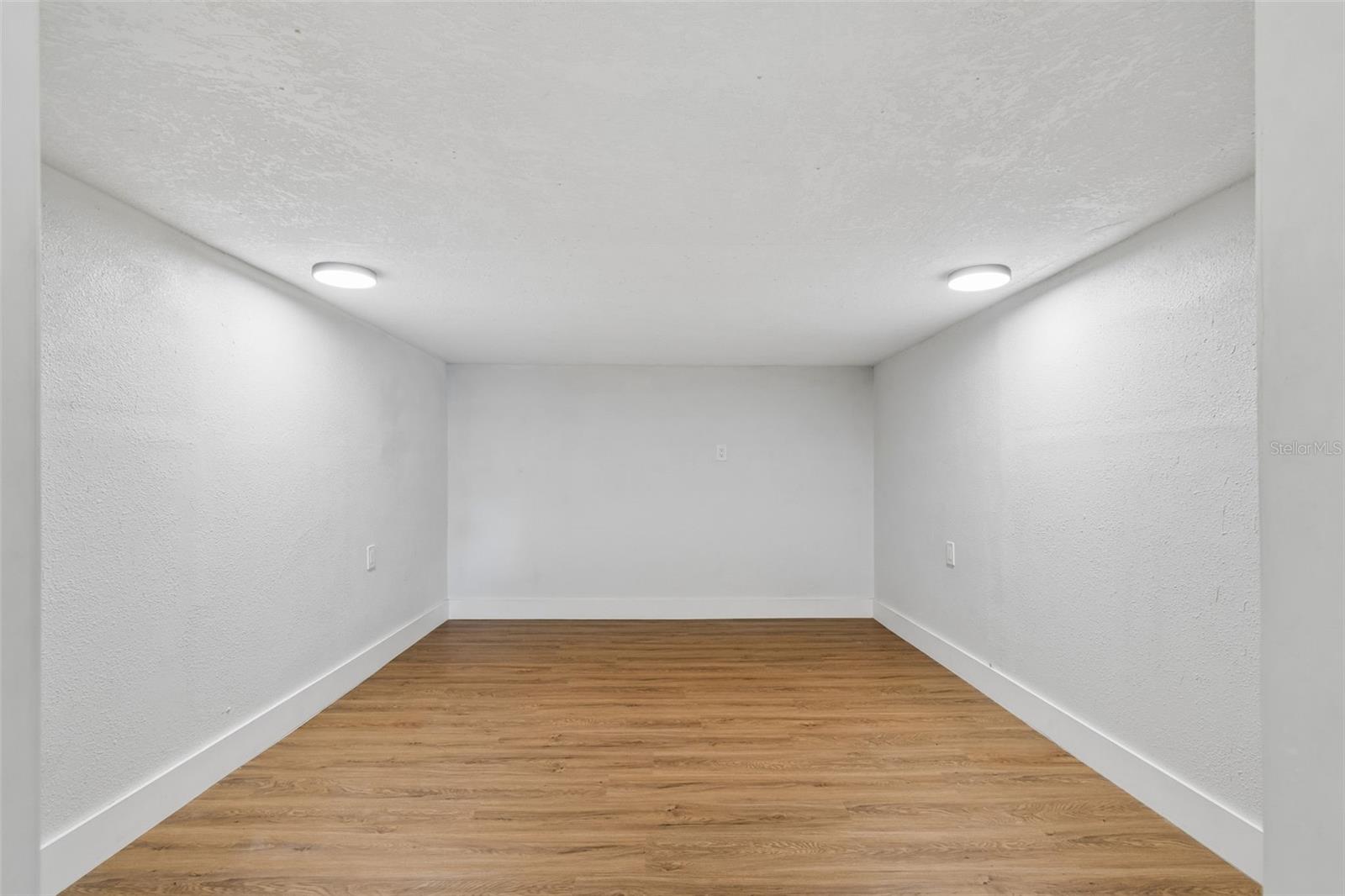 125 HARBOR BLUFF DR, LARGO, FL, 33770