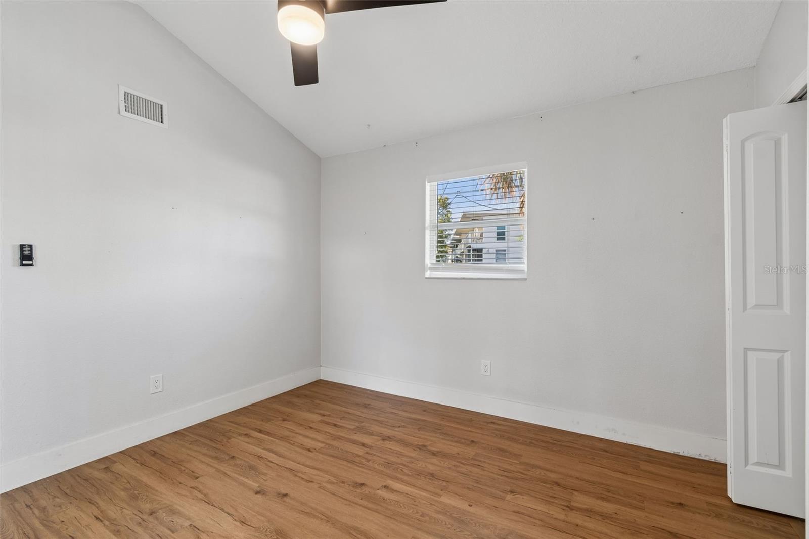 125 HARBOR BLUFF DR, LARGO, FL, 33770