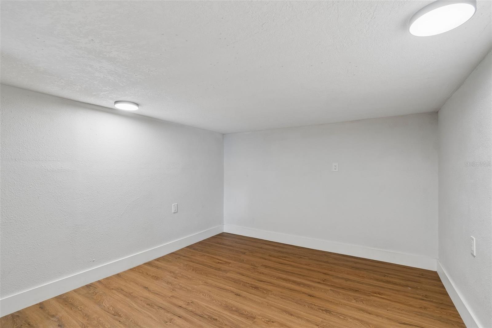 125 HARBOR BLUFF DR, LARGO, FL, 33770