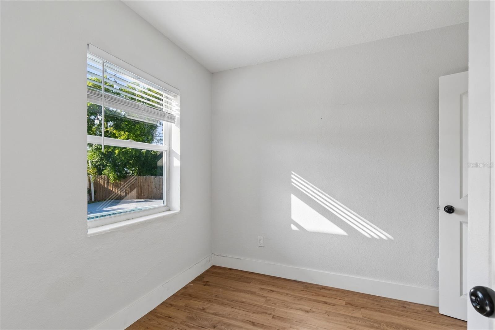 125 HARBOR BLUFF DR, LARGO, FL, 33770