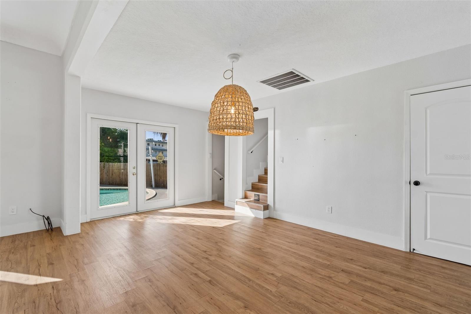 125 HARBOR BLUFF DR, LARGO, FL, 33770