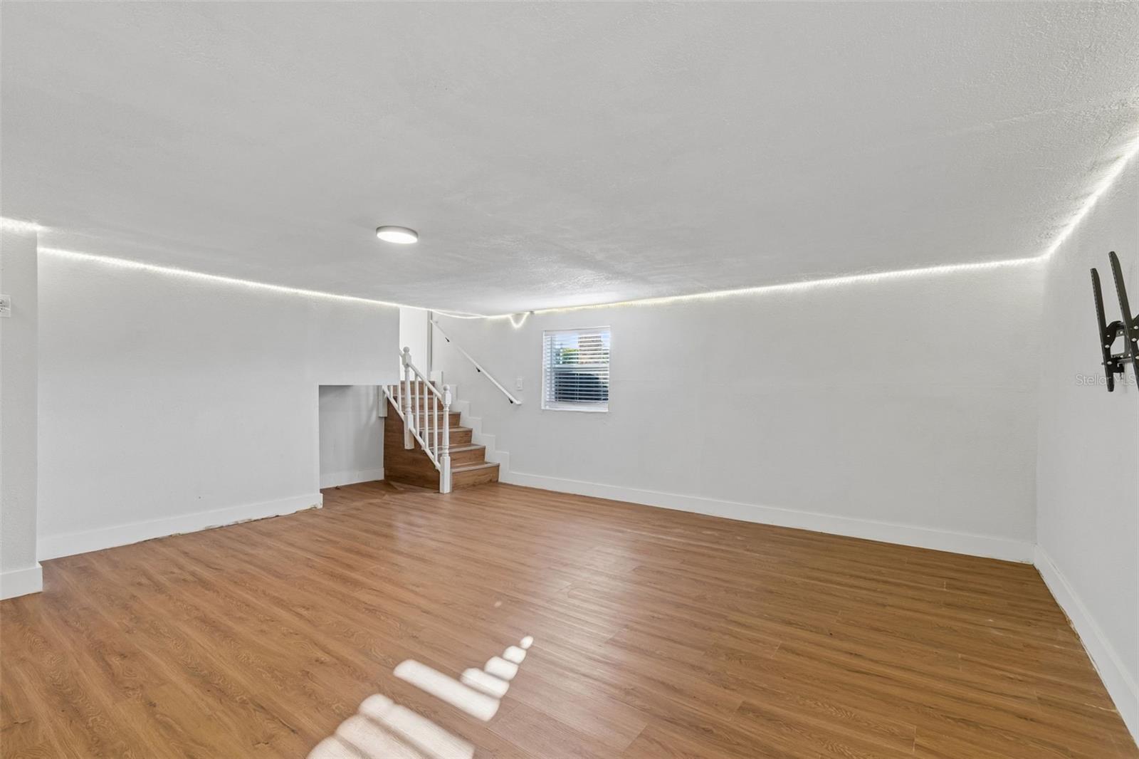 125 HARBOR BLUFF DR, LARGO, FL, 33770