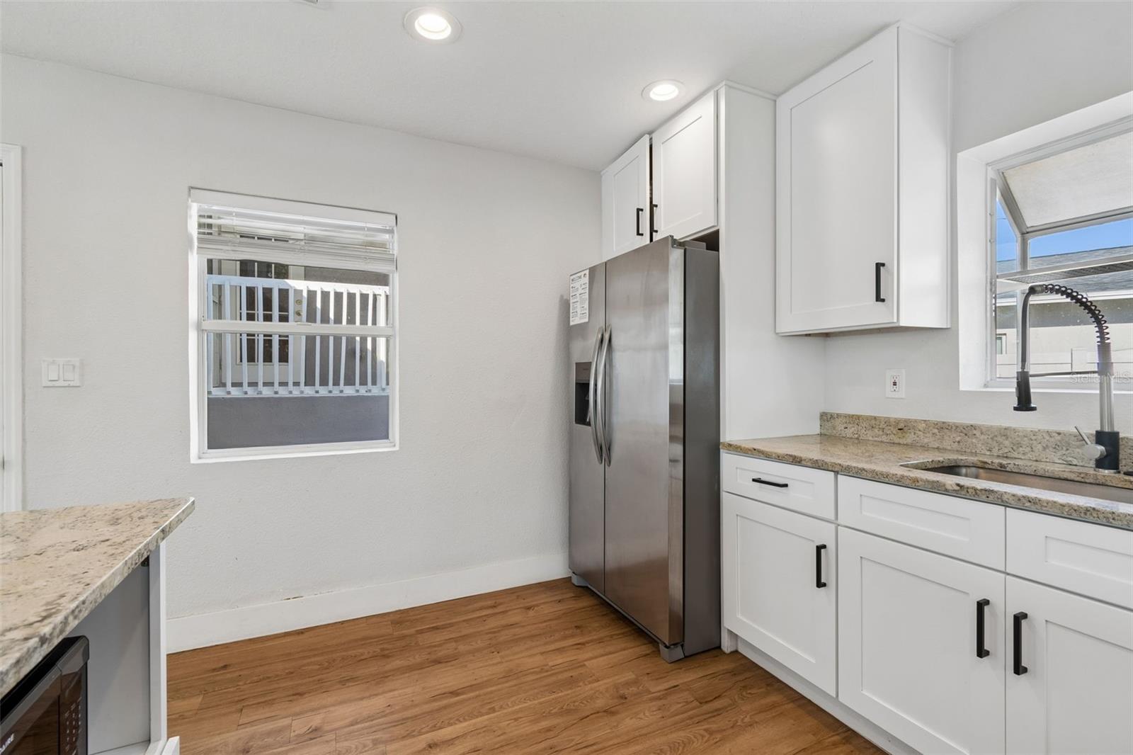 125 HARBOR BLUFF DR, LARGO, FL, 33770