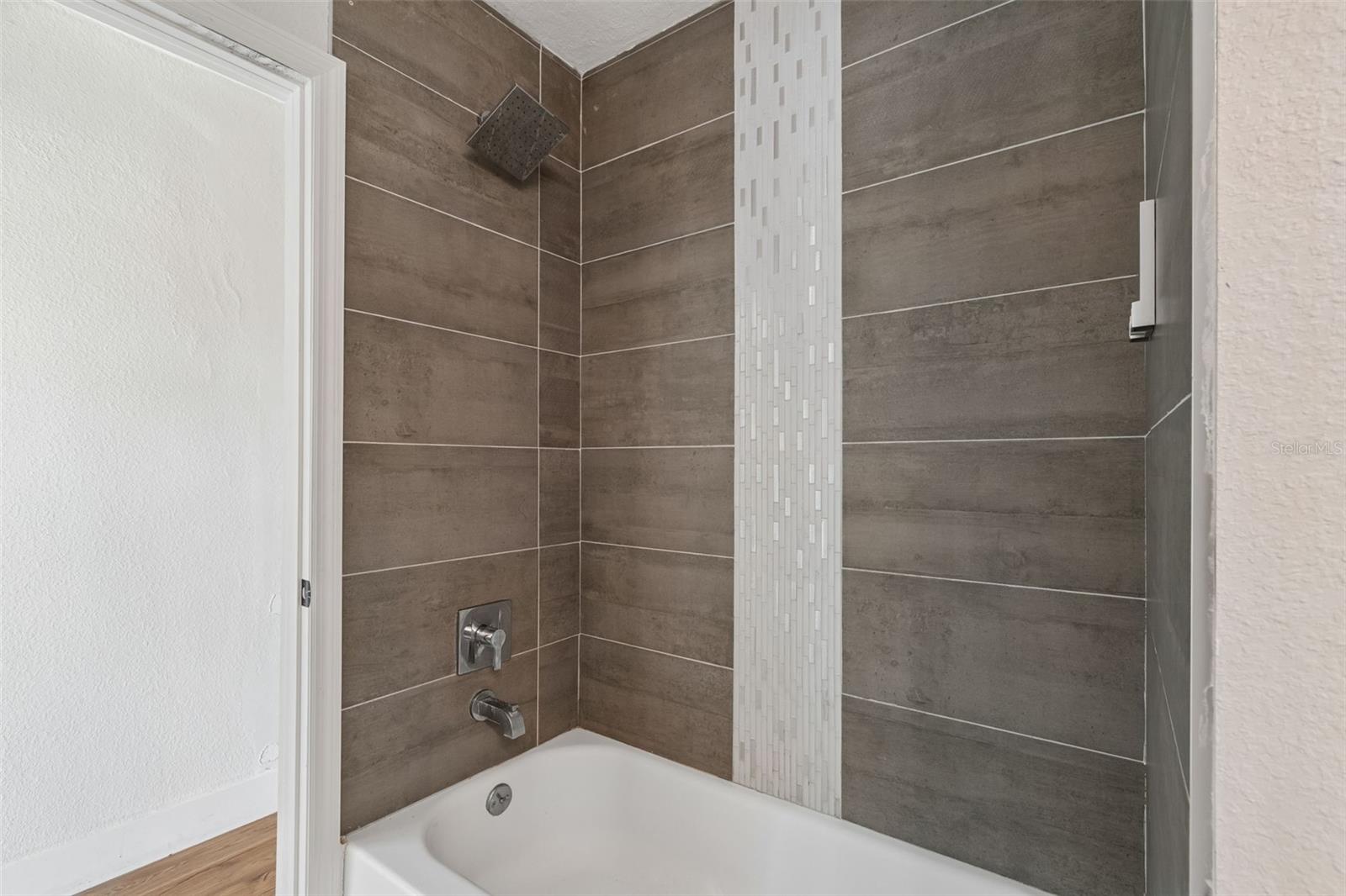 125 HARBOR BLUFF DR, LARGO, FL, 33770