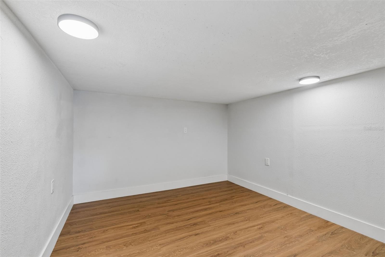 125 HARBOR BLUFF DR, LARGO, FL, 33770