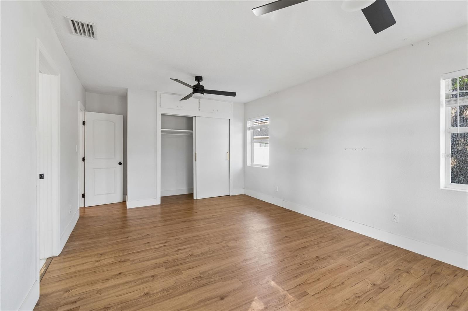 125 HARBOR BLUFF DR, LARGO, FL, 33770