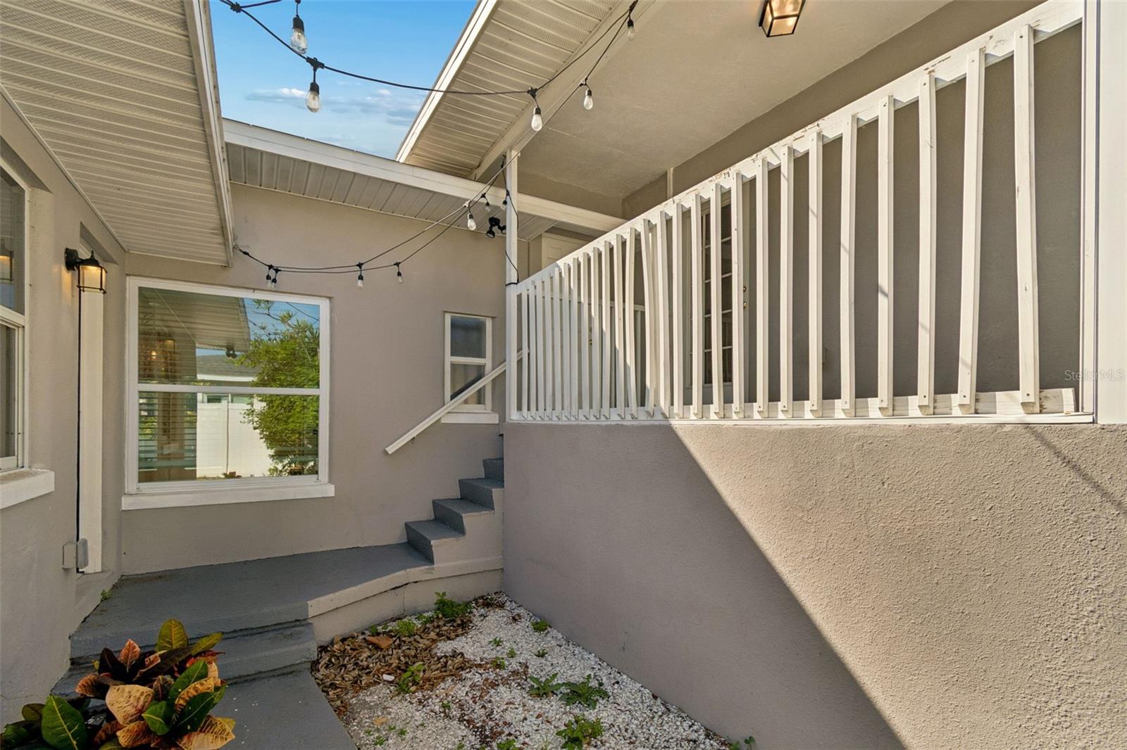 125 HARBOR BLUFF DR, LARGO, FL, 33770