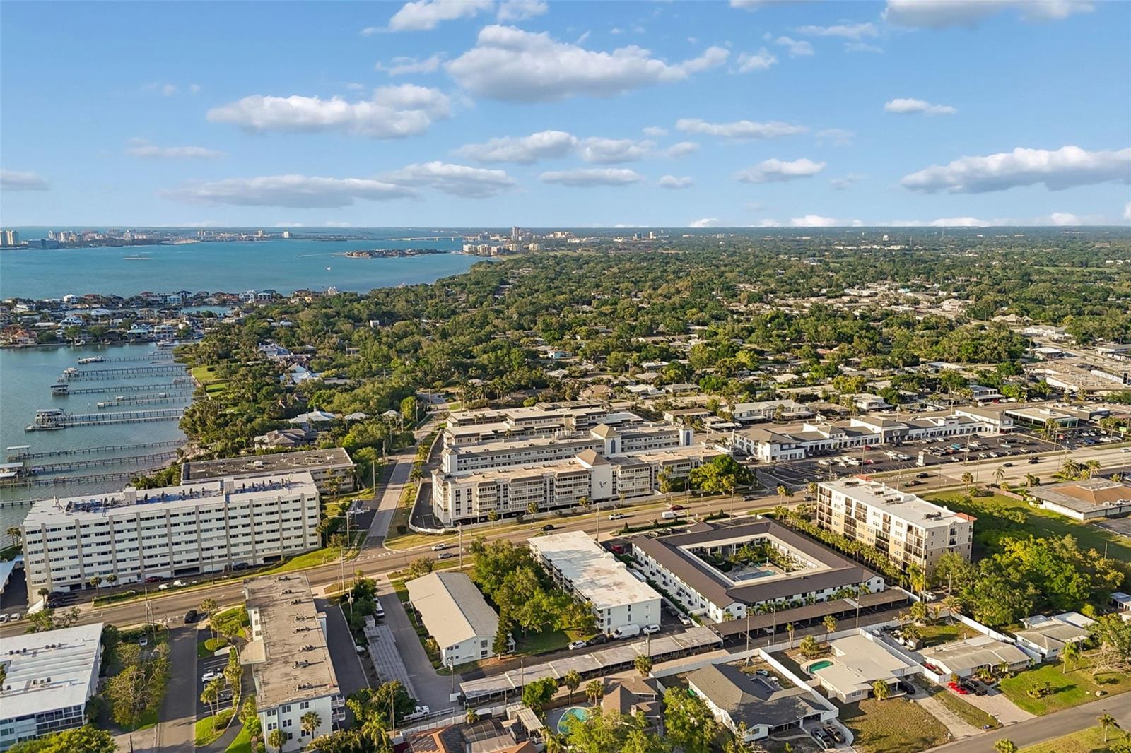 125 HARBOR BLUFF DR, LARGO, FL, 33770