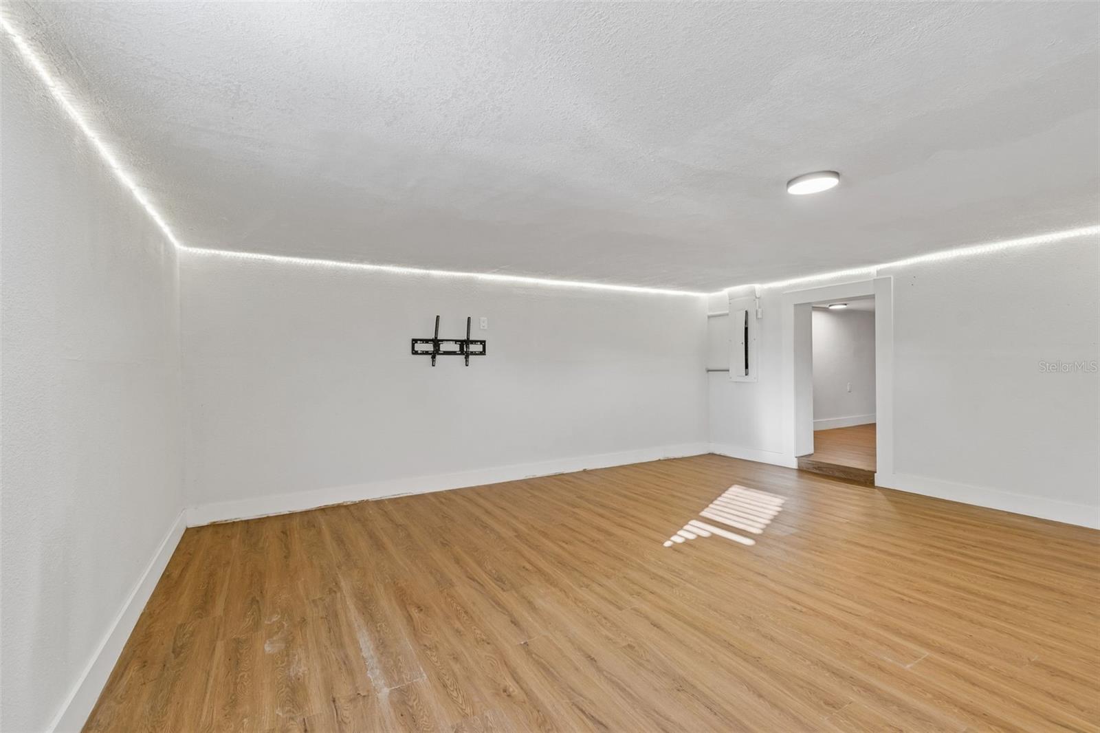 125 HARBOR BLUFF DR, LARGO, FL, 33770