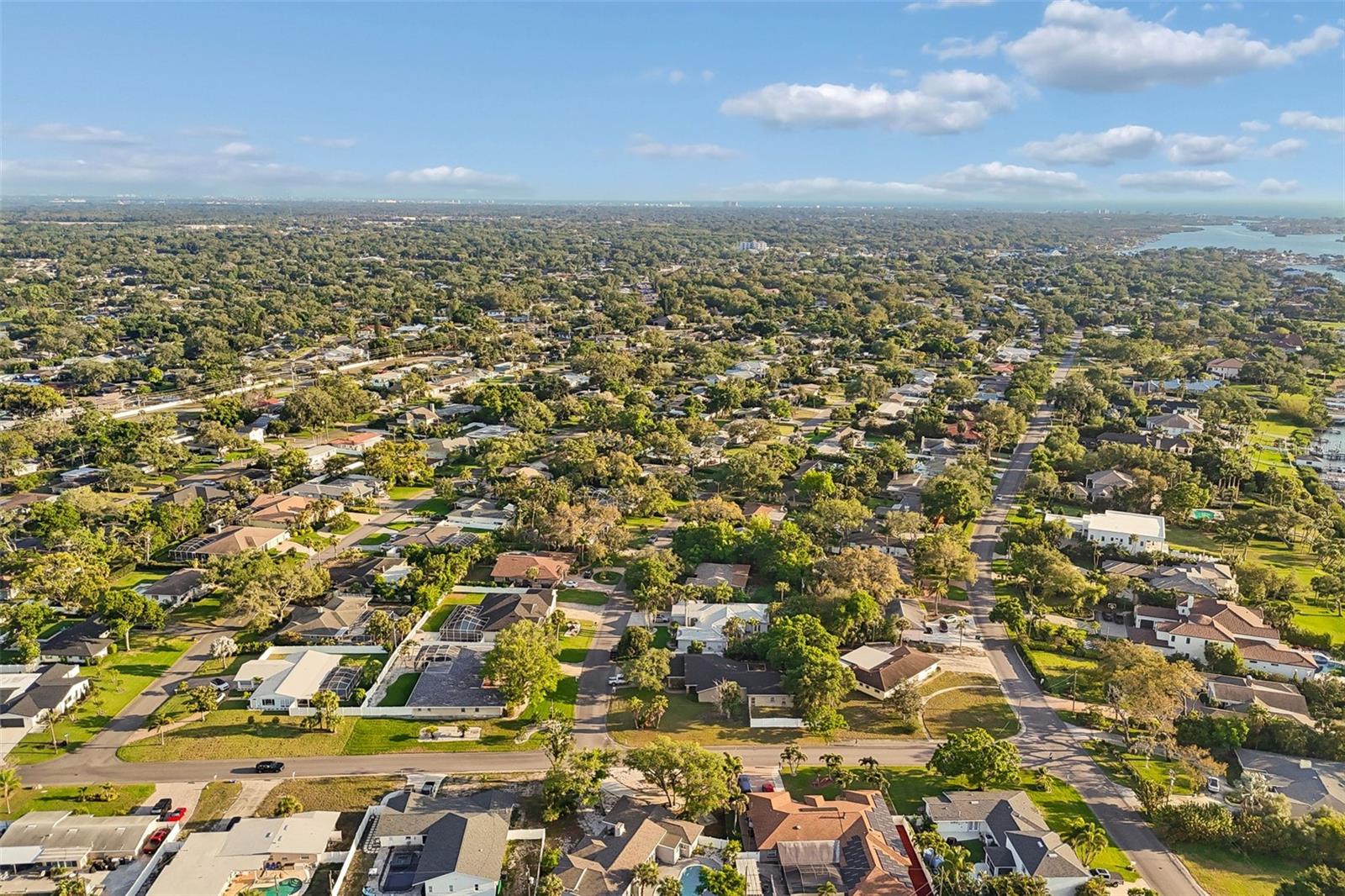 125 HARBOR BLUFF DR, LARGO, FL, 33770