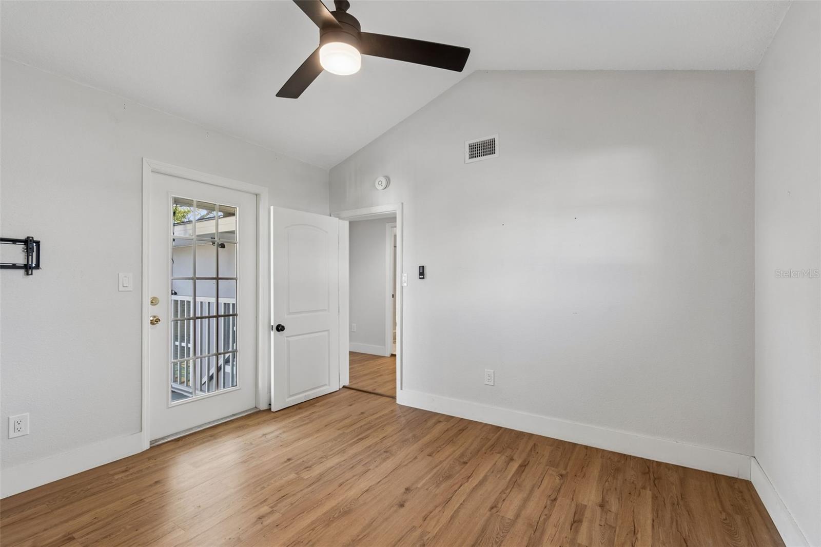 125 HARBOR BLUFF DR, LARGO, FL, 33770