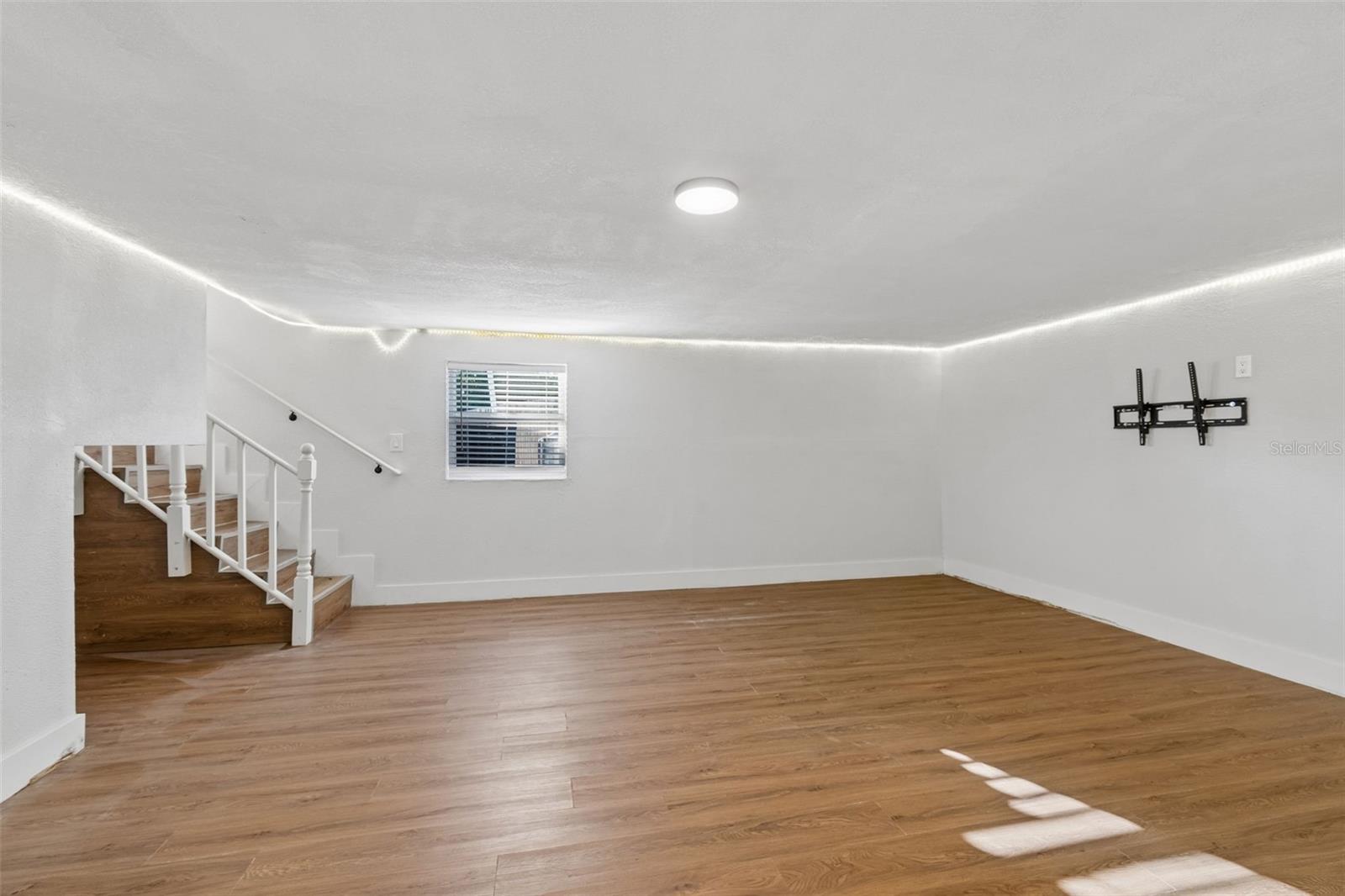 125 HARBOR BLUFF DR, LARGO, FL, 33770