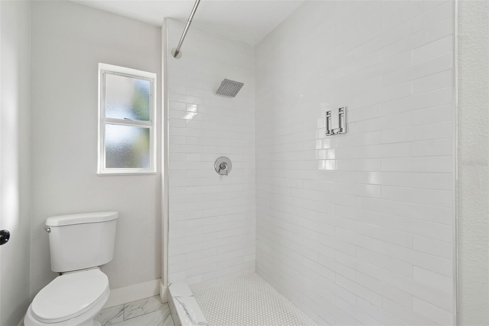 125 HARBOR BLUFF DR, LARGO, FL, 33770