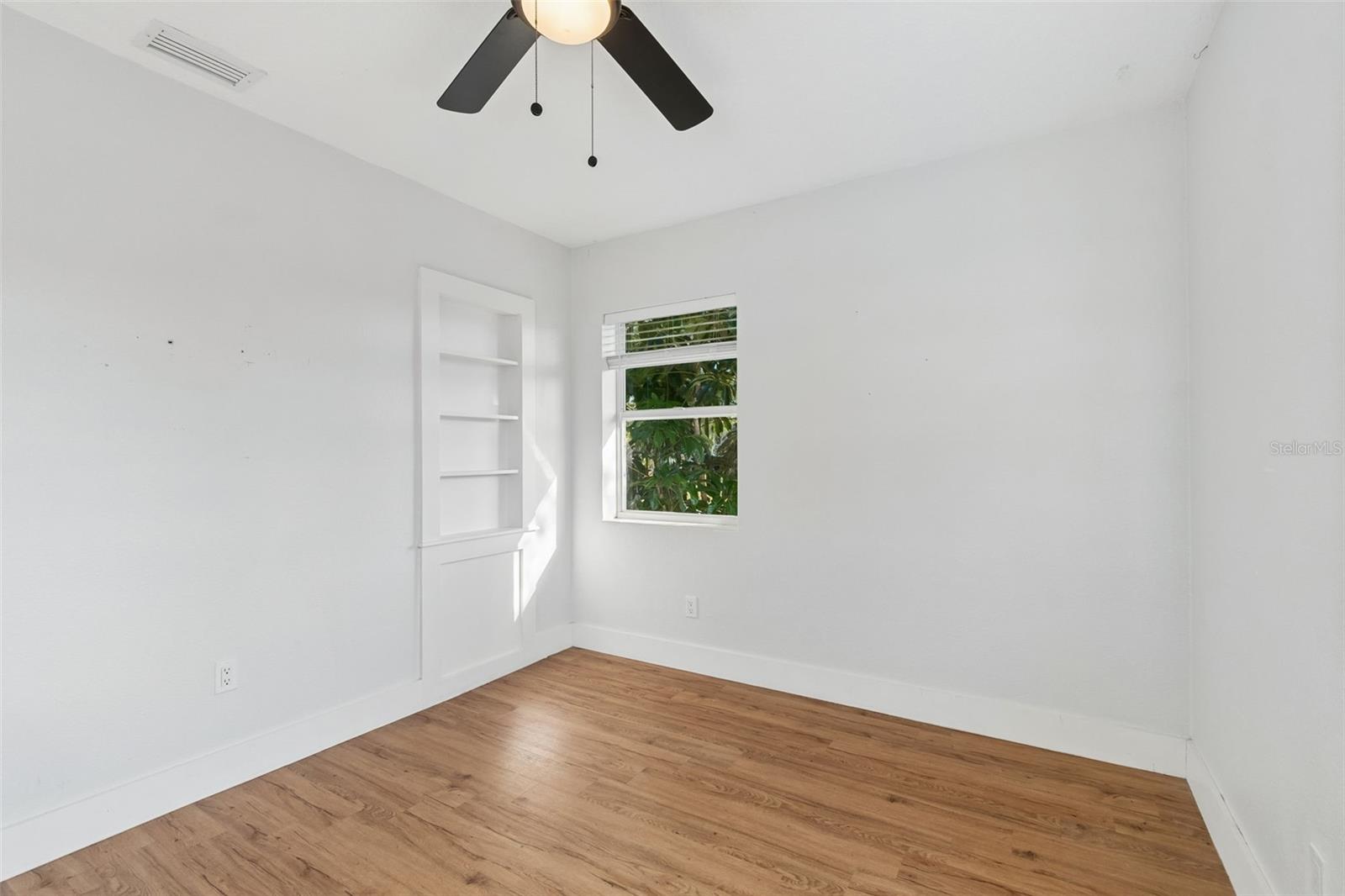 125 HARBOR BLUFF DR, LARGO, FL, 33770