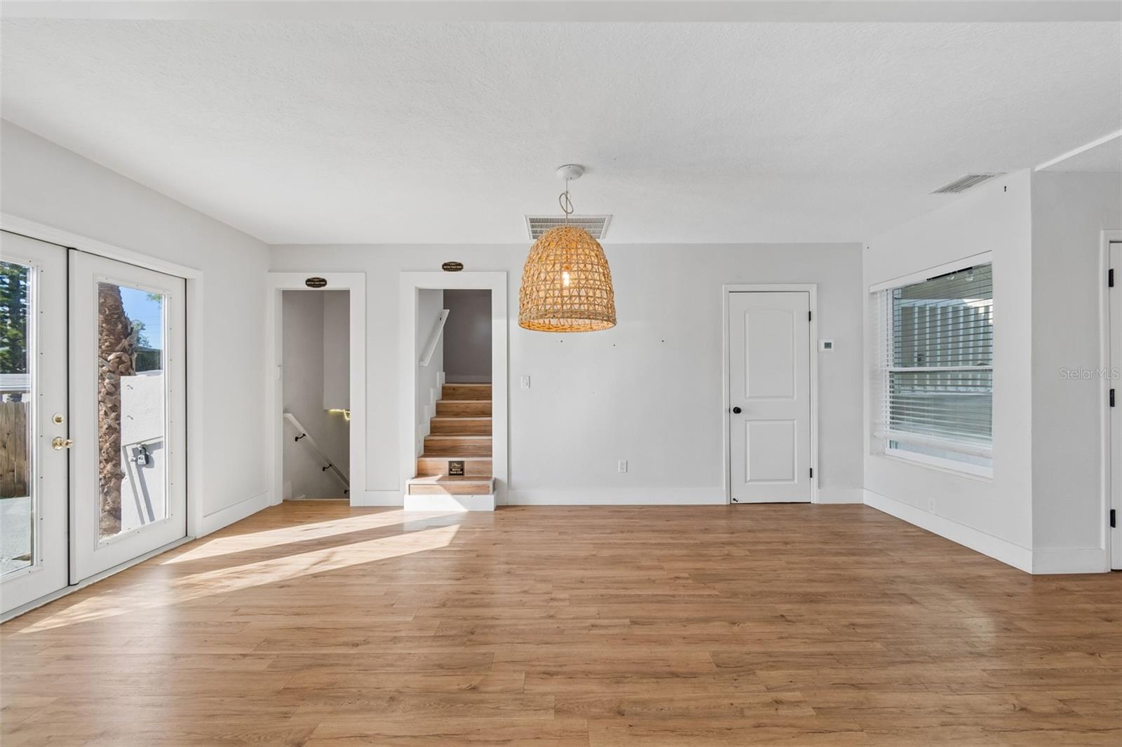 125 HARBOR BLUFF DR, LARGO, FL, 33770