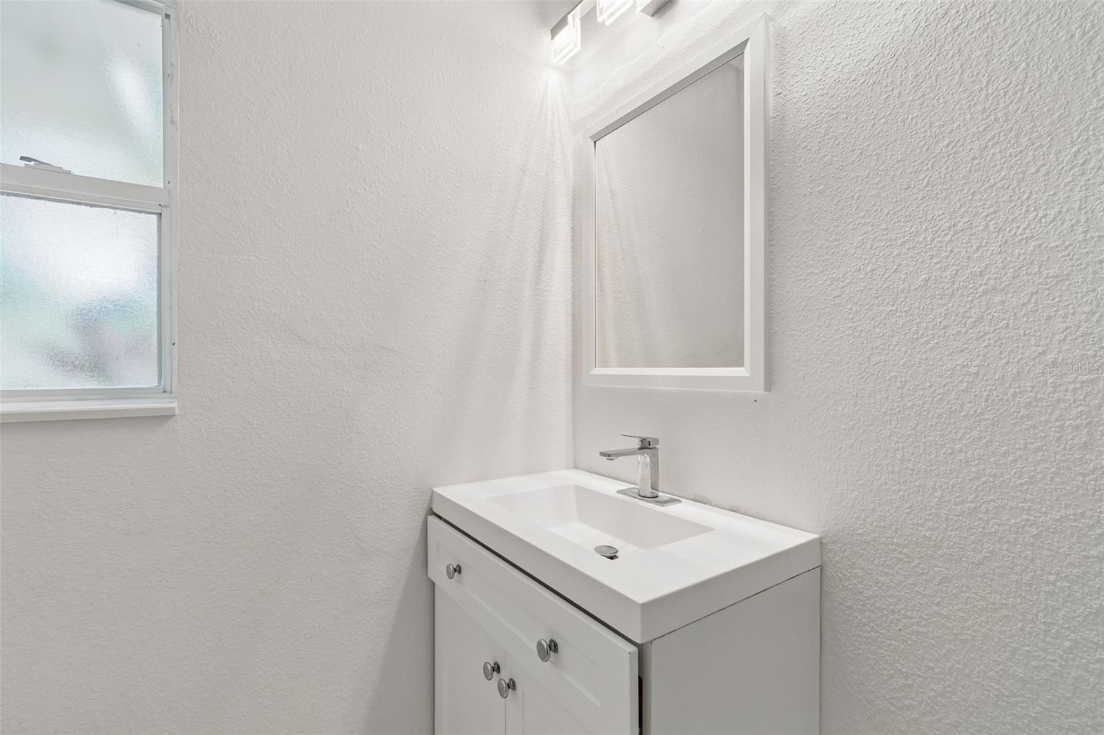 125 HARBOR BLUFF DR, LARGO, FL, 33770