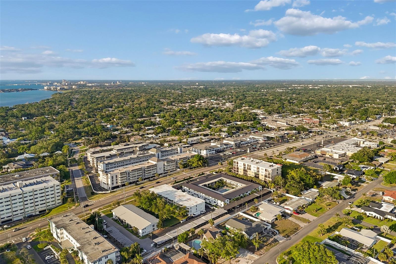 125 HARBOR BLUFF DR, LARGO, FL, 33770