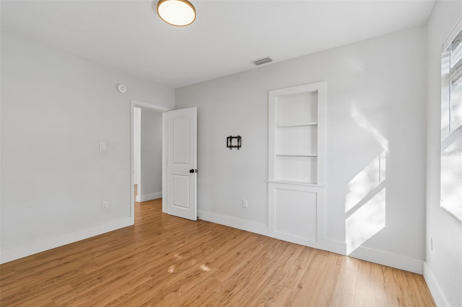 125 HARBOR BLUFF DR, LARGO, FL, 33770