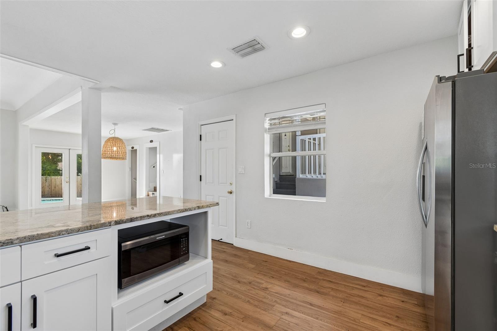 125 HARBOR BLUFF DR, LARGO, FL, 33770