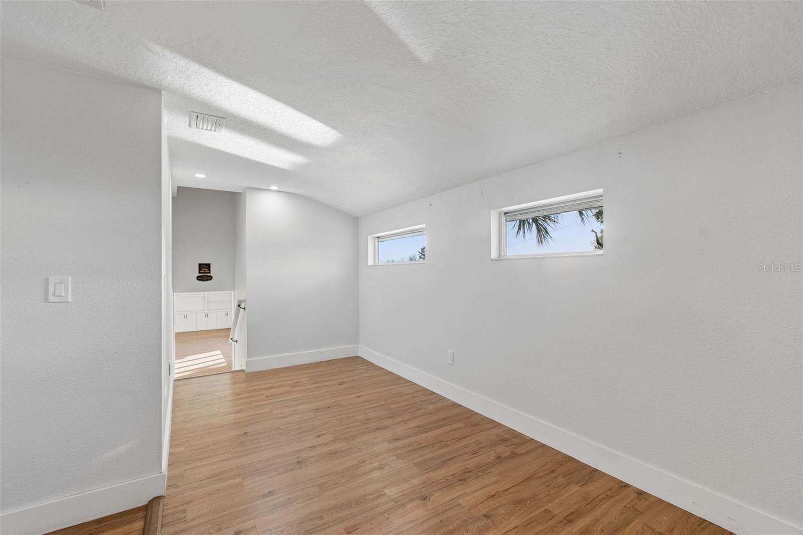 125 HARBOR BLUFF DR, LARGO, FL, 33770